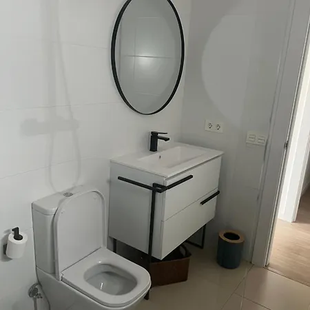 En Casa De Familia In Family Solamente Personas Tranquilas Only Quiet People Δωμάτια σε οικογενειακή κατοικία *