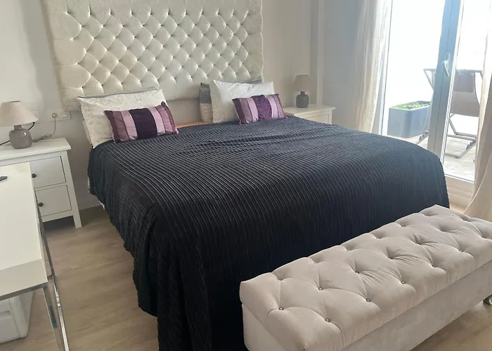 En Casa De Familia In Family Solamente Personas Tranquilas Only Quiet People * Marbella